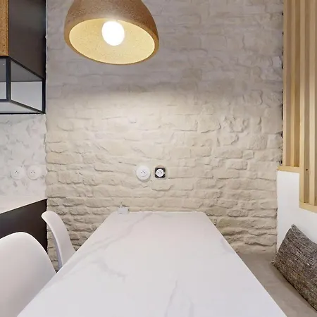 194 Maison Parisienne