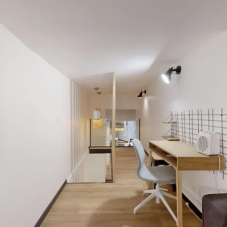 194 Maison Parisienne *